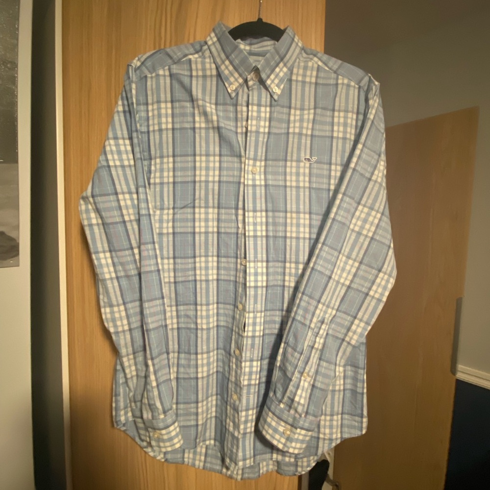 Vineyard Vine Mens button down shirt